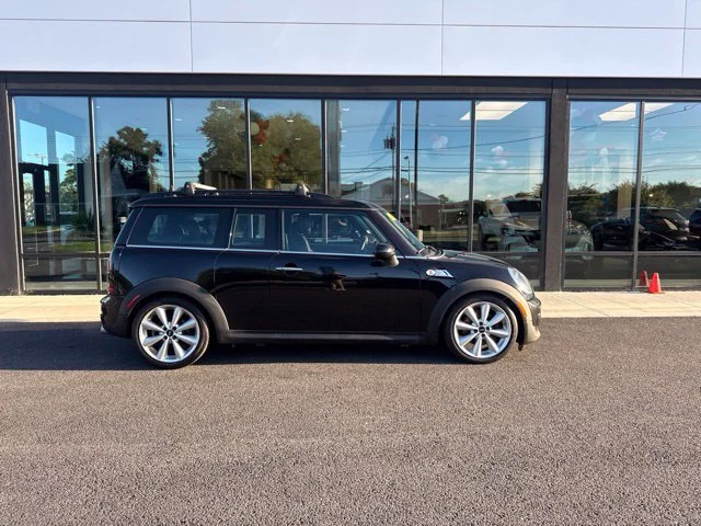 Used 2014 Black MINI Clubman image 2