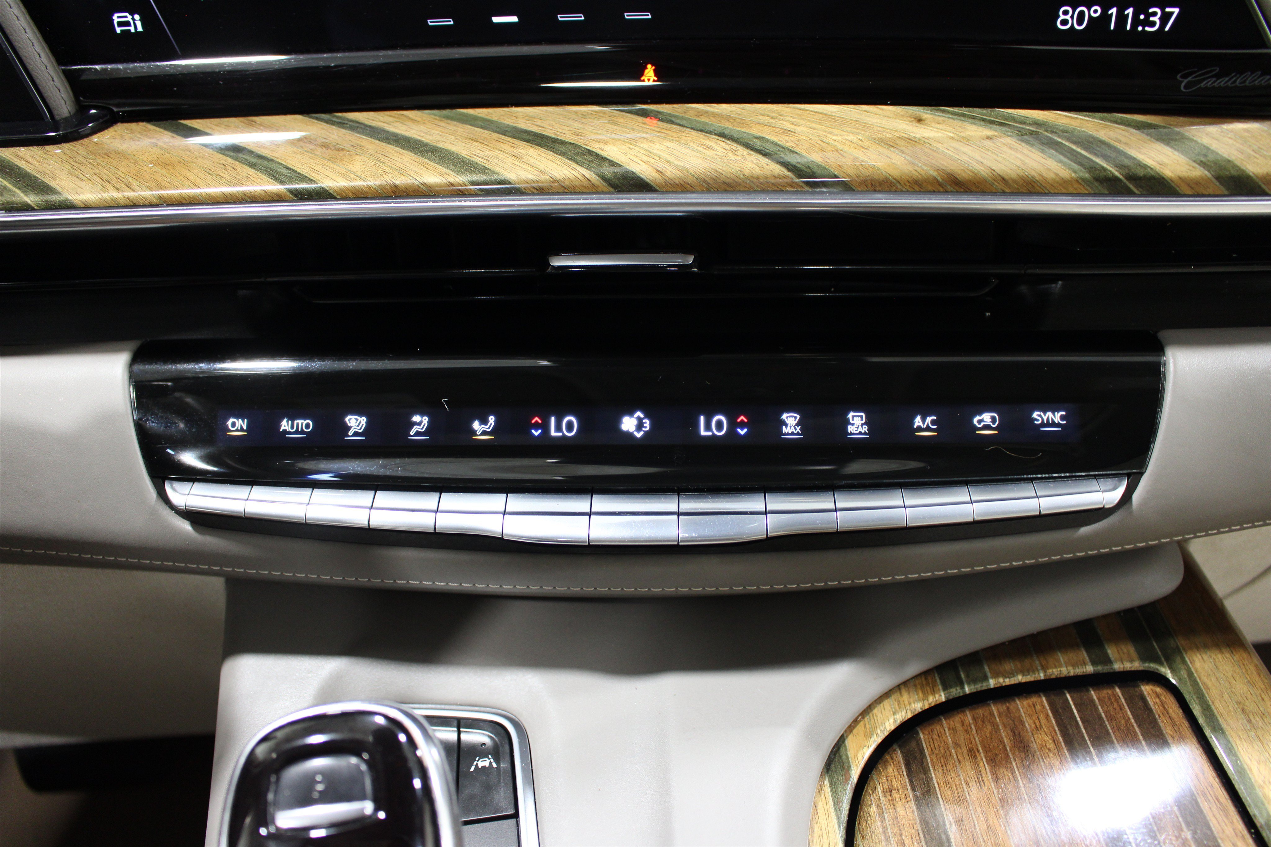 Used 2023 Crystal White Tricoat Cadillac 4WD Sport Platinum image 19