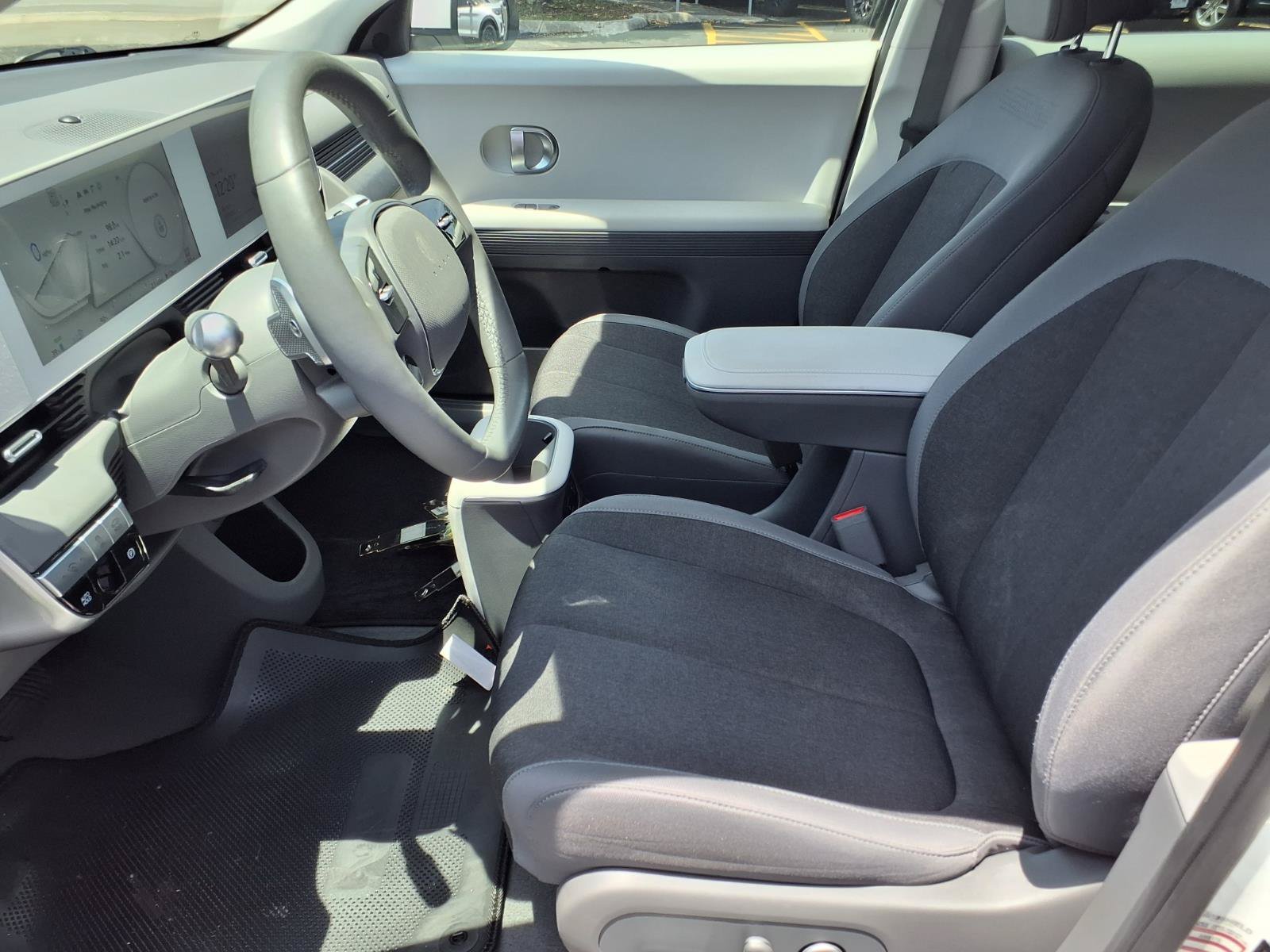 Used 2024 Atlas White Hyundai SEL image 13