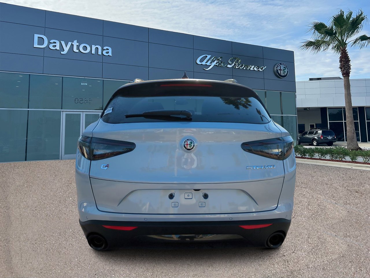 2025 Alfa Romeo Stelvio Sprint photo 4