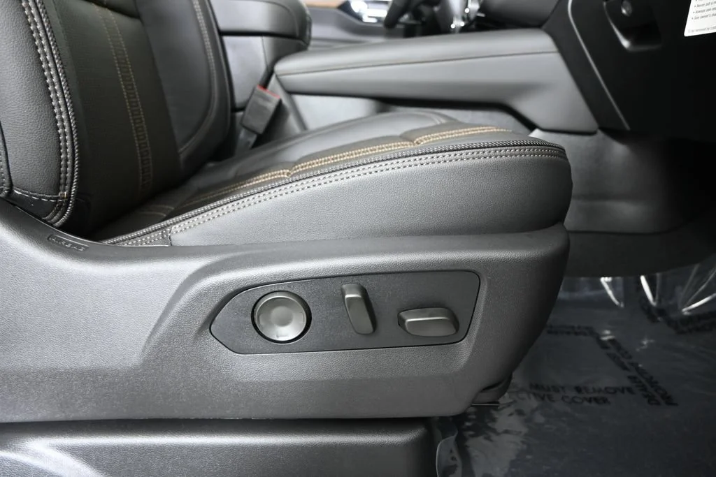 2026 Chevrolet Suburban High Country - Photo 14