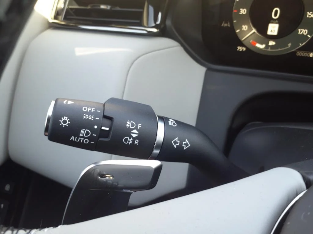 New 2026 Santorini Black LAND ROVER Dynamic SE image 14