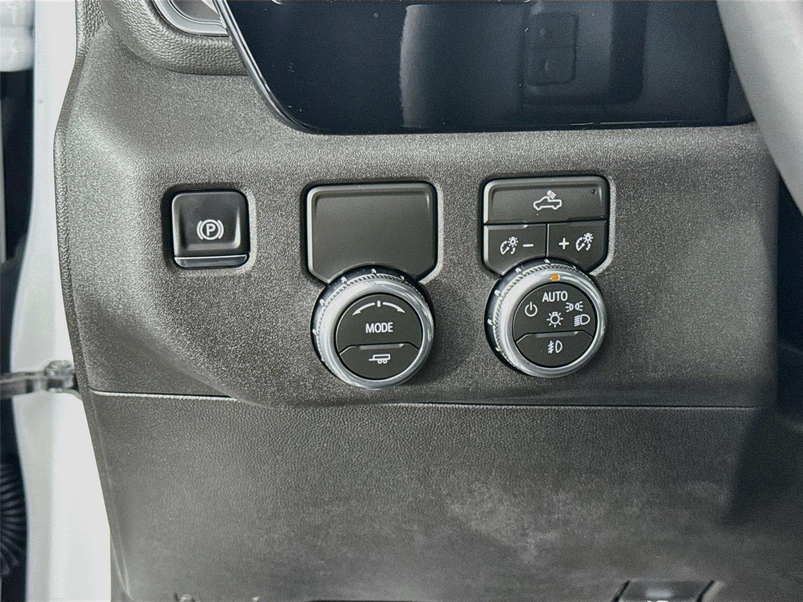 Used 2026 Summit White GMC Elevation image 10