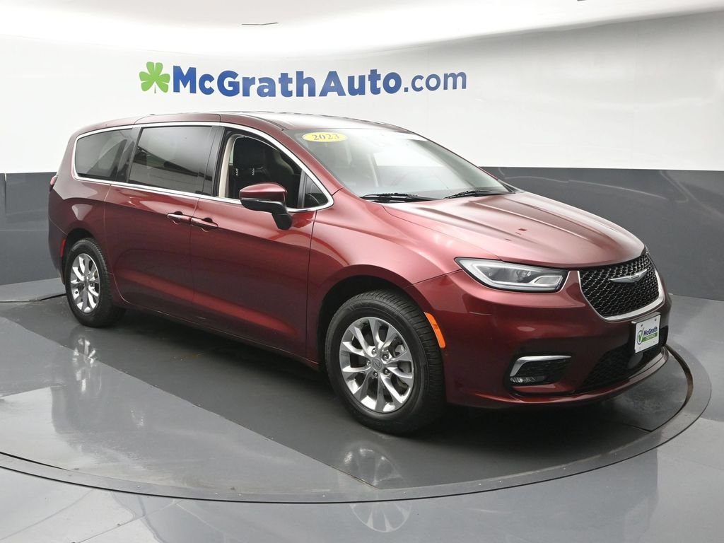 Used 2023 Red Chrysler Touring L image 2