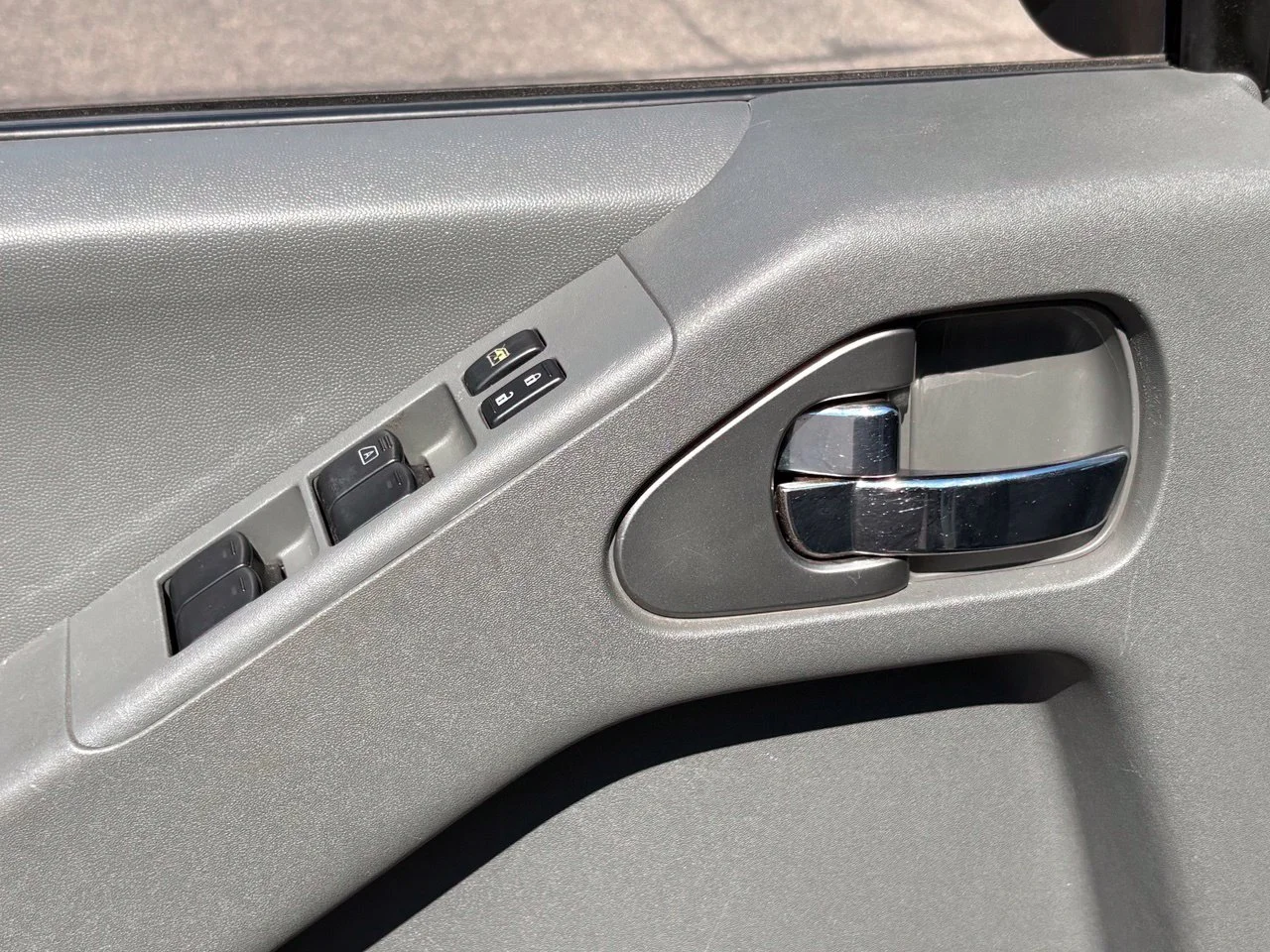 Used 2018 Brilliant Silver Nissan SV image 20