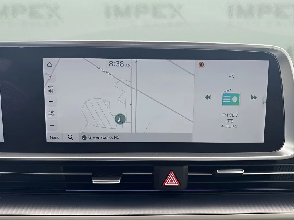 Used 2023 Green Hyundai SEL image 19