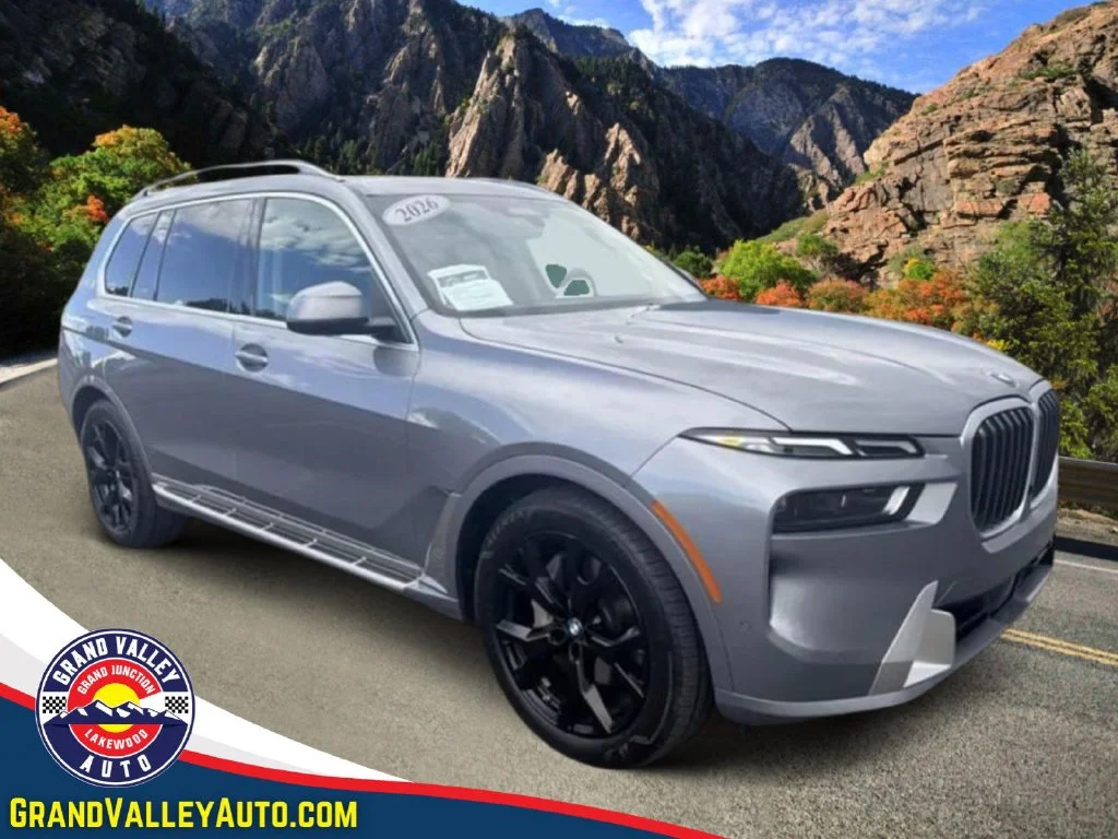 Used 2026 Gray BMW xDrive40i image 1