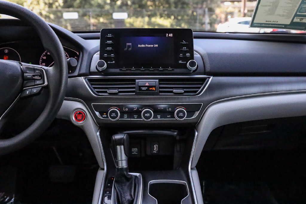 Used 2020 Platinum White Pearl Honda LX image 13