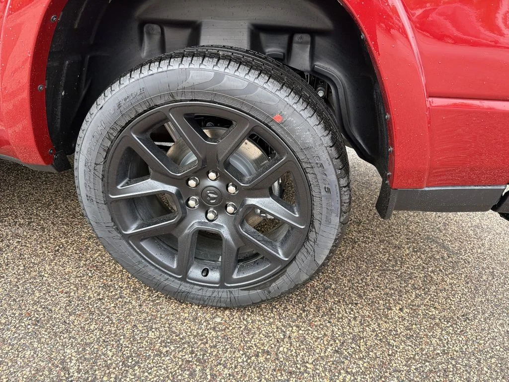 New 2026 Molten Red Pearl-Coat Exterior Paint Ram Laramie image 13