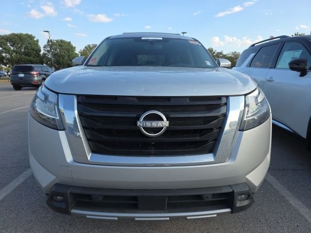 Used 2024 Silver Nissan SL image 2