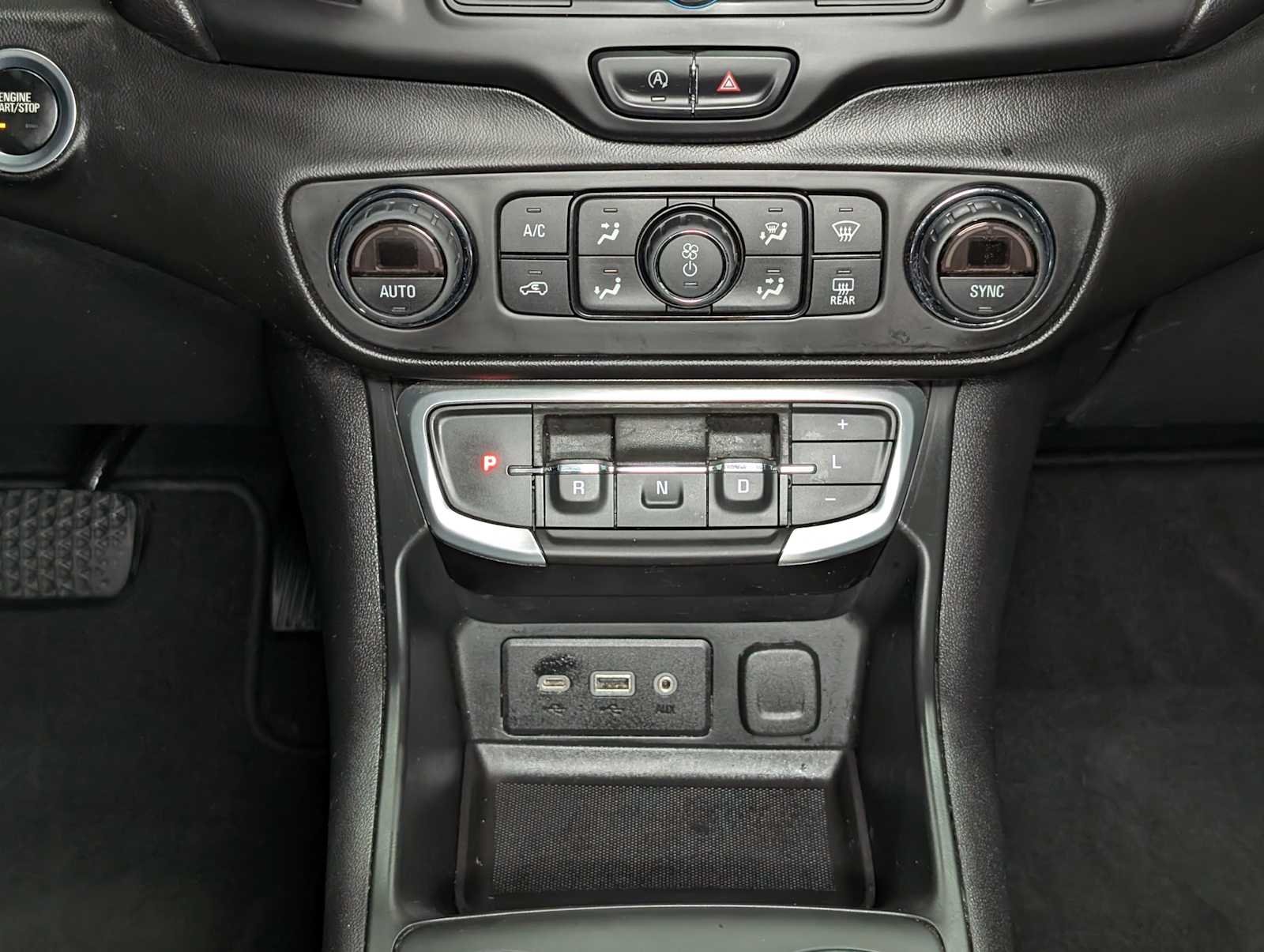Used 2022 Ebony Twilight Metallic GMC SLE image 20