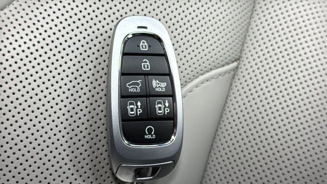 Used 2025 Hyper White Hyundai Calligraphy image 21