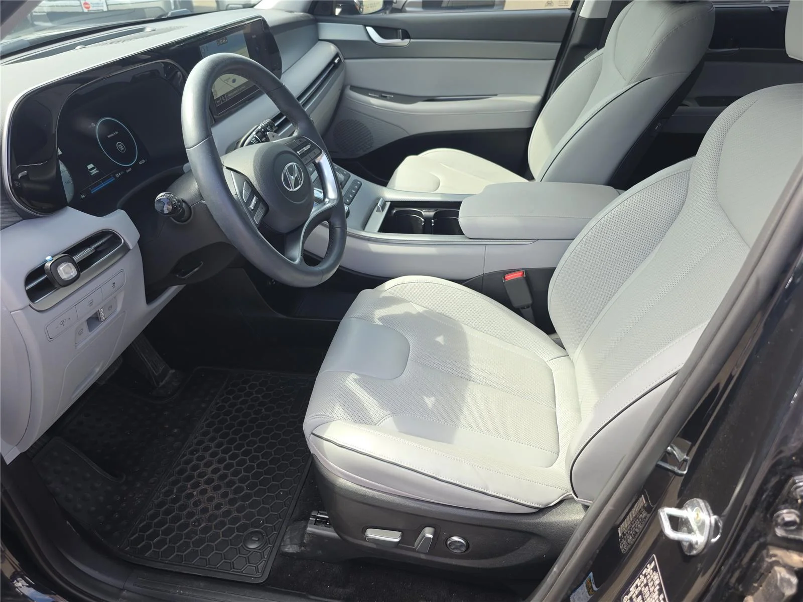 Used 2023 Moonlight Cloud Hyundai SEL image 26