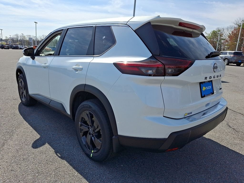 New 2026 Everest White Pearl TriCoat Nissan SV image 3