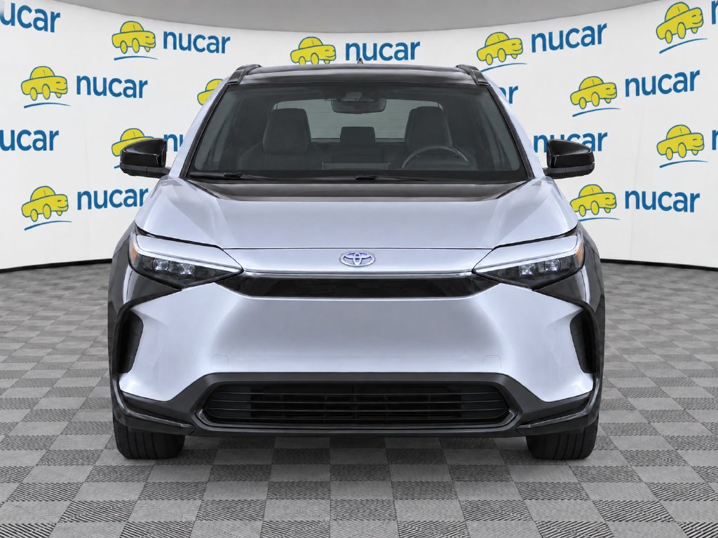 Used 2025 Silver Toyota XLE image 5