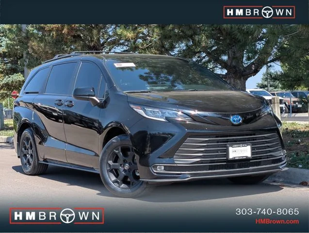 2025 Toyota Sienna Woodland Edition