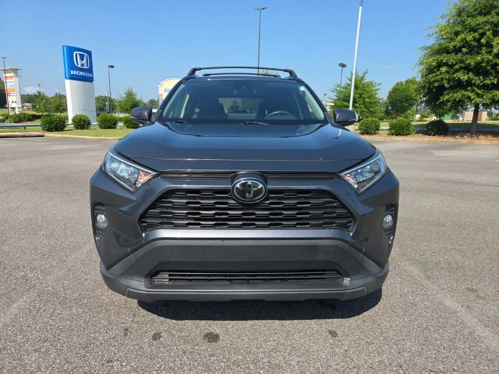 Used 2019 Gray Toyota XLE image 6