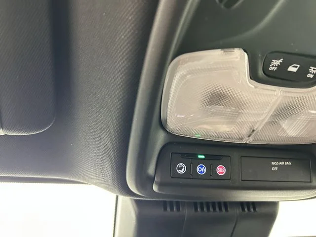 Used 2023  GMC AT4 image 14