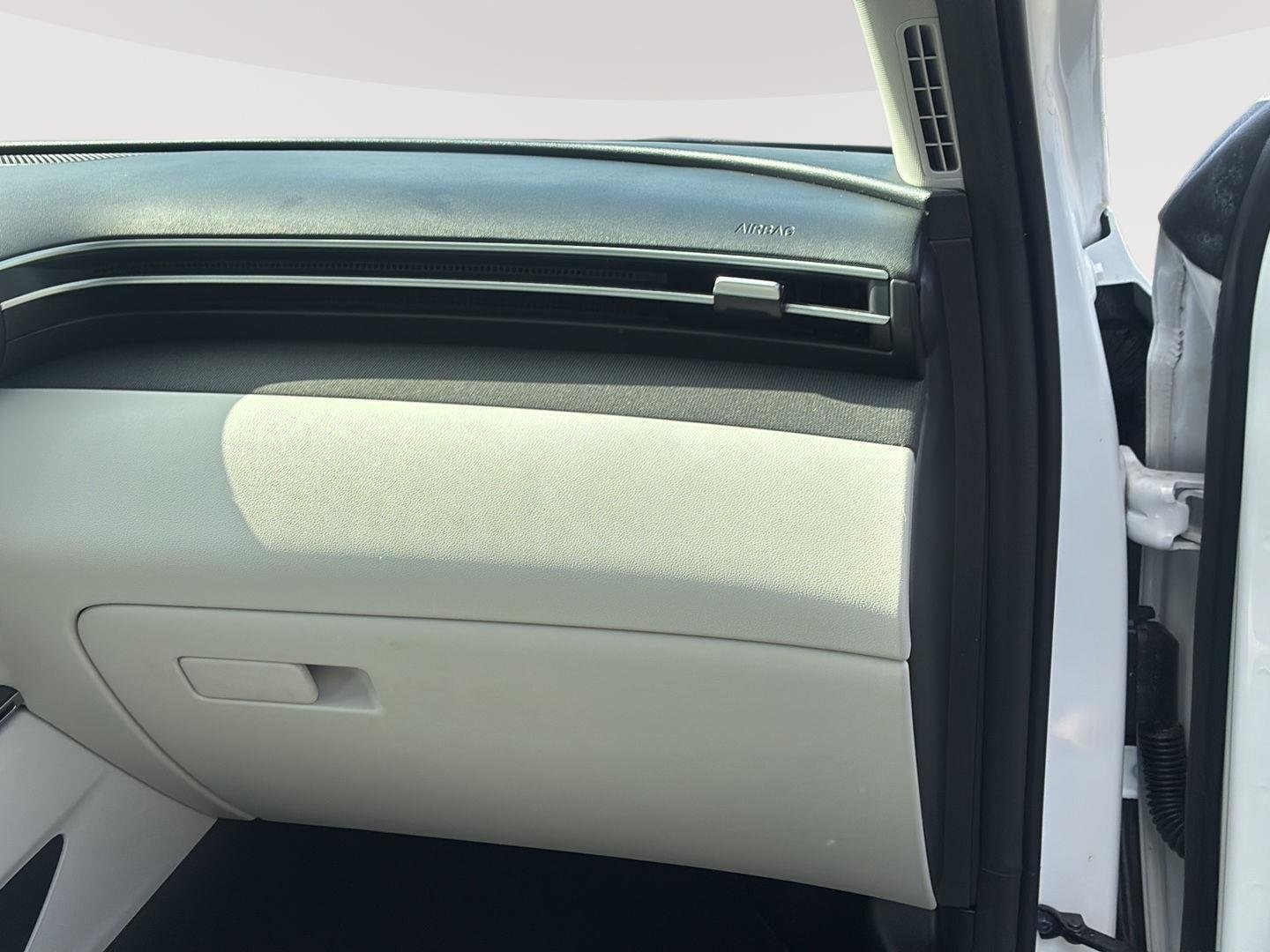 Used 2024 White Pearl Hyundai SEL image 13
