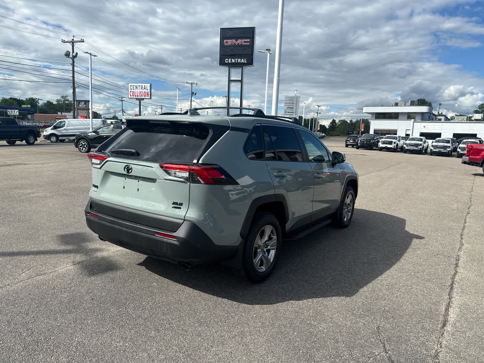 Used 2022 Gray Toyota XLE image 5