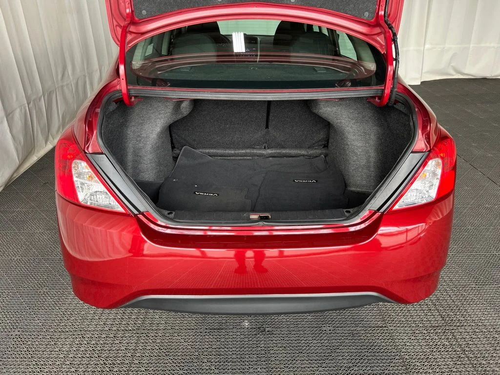 Used 2019 Red Nissan 1.6 SV image 23