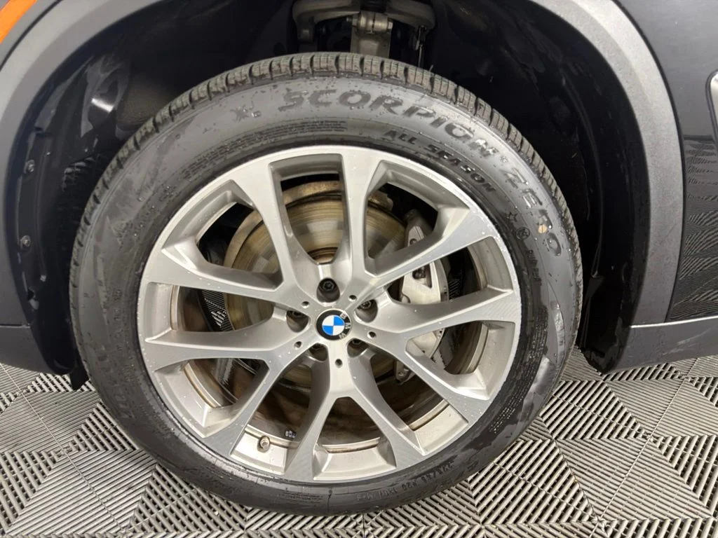 Certified Used 2024 Black Sapphire Metallic BMW xDrive40i image 10