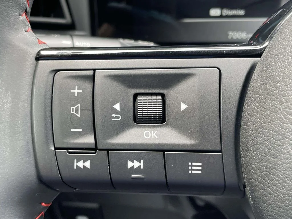 Used 2025 Black Nissan SR image 20