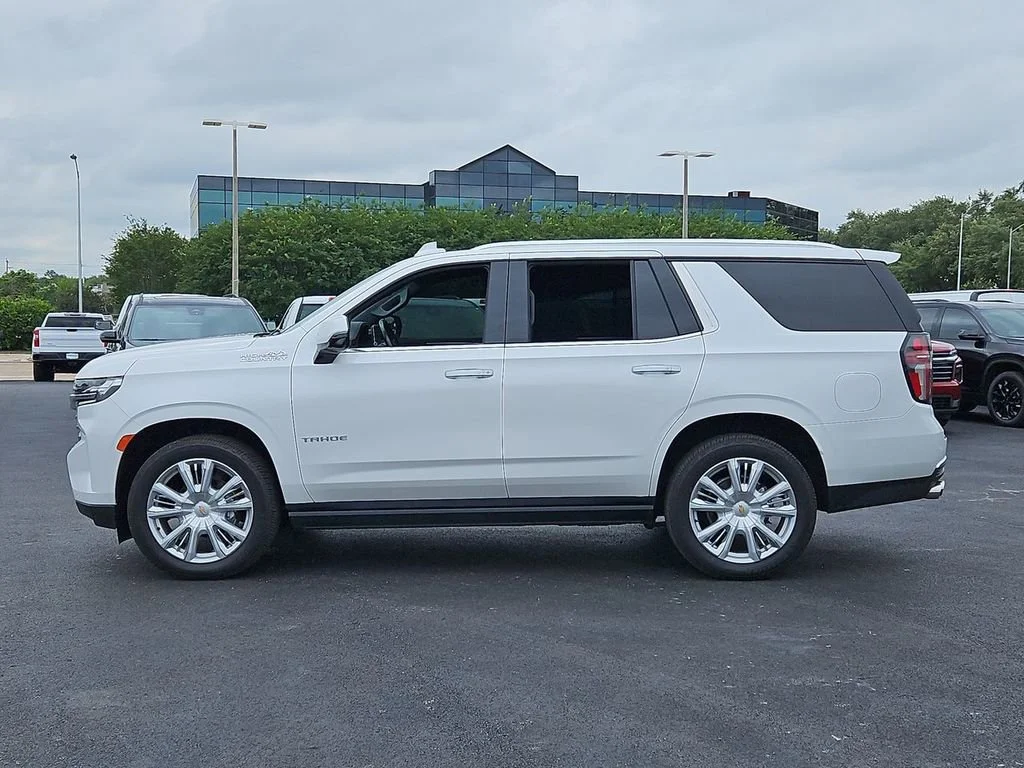 Certified Used 2021 IRIDESCENT PEARL TRICOAT Chevrolet High Country image 14