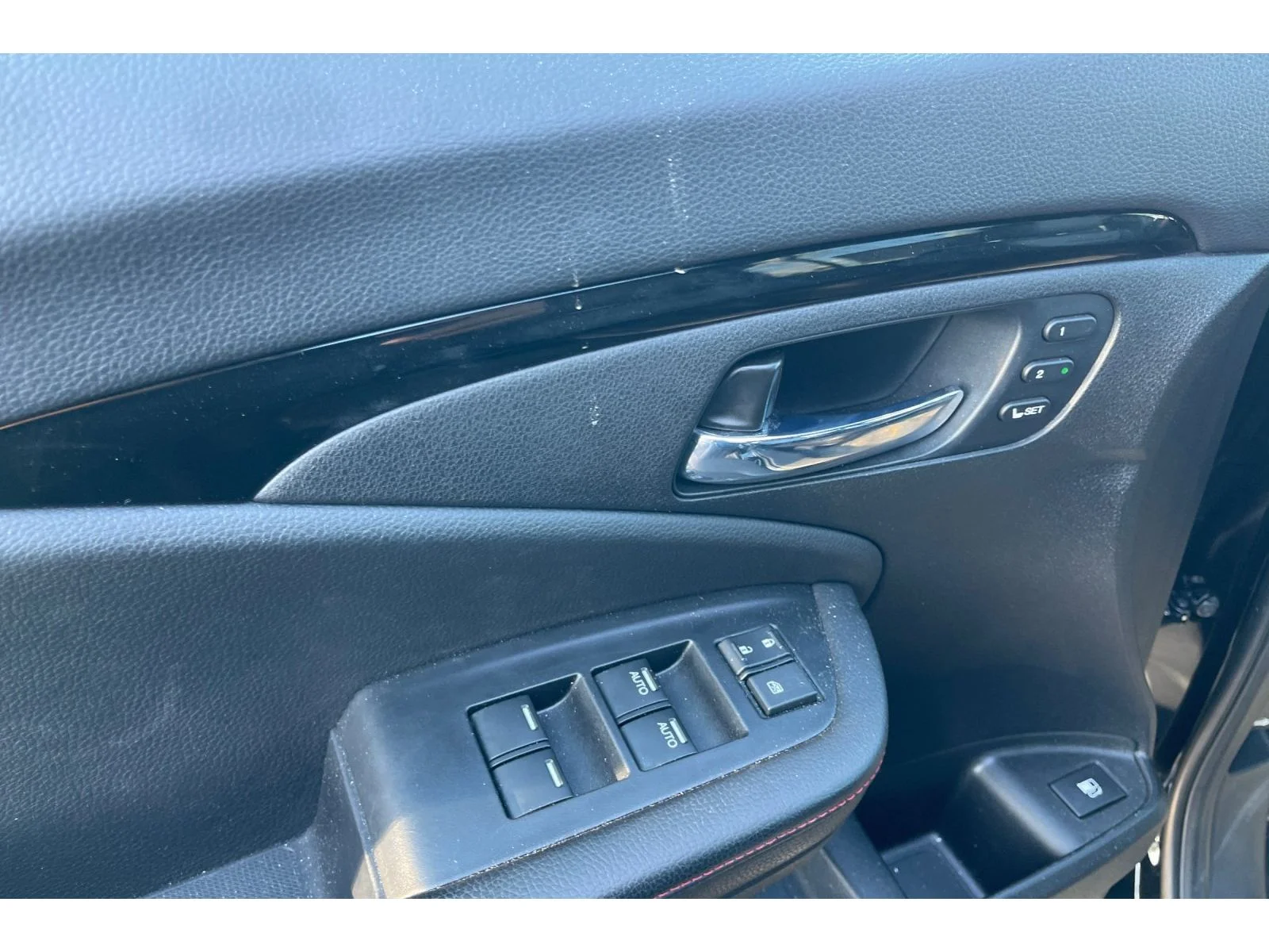 Used 2020 Crystal Black Pearl Honda Black Edition image 11