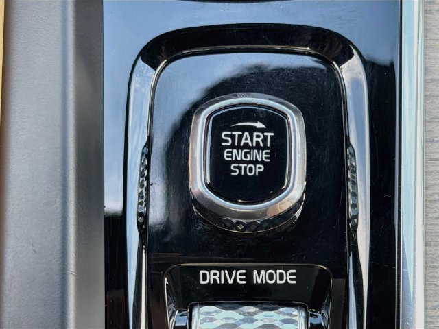 Used 2019 Gray Metallic Volvo Inscription image 37