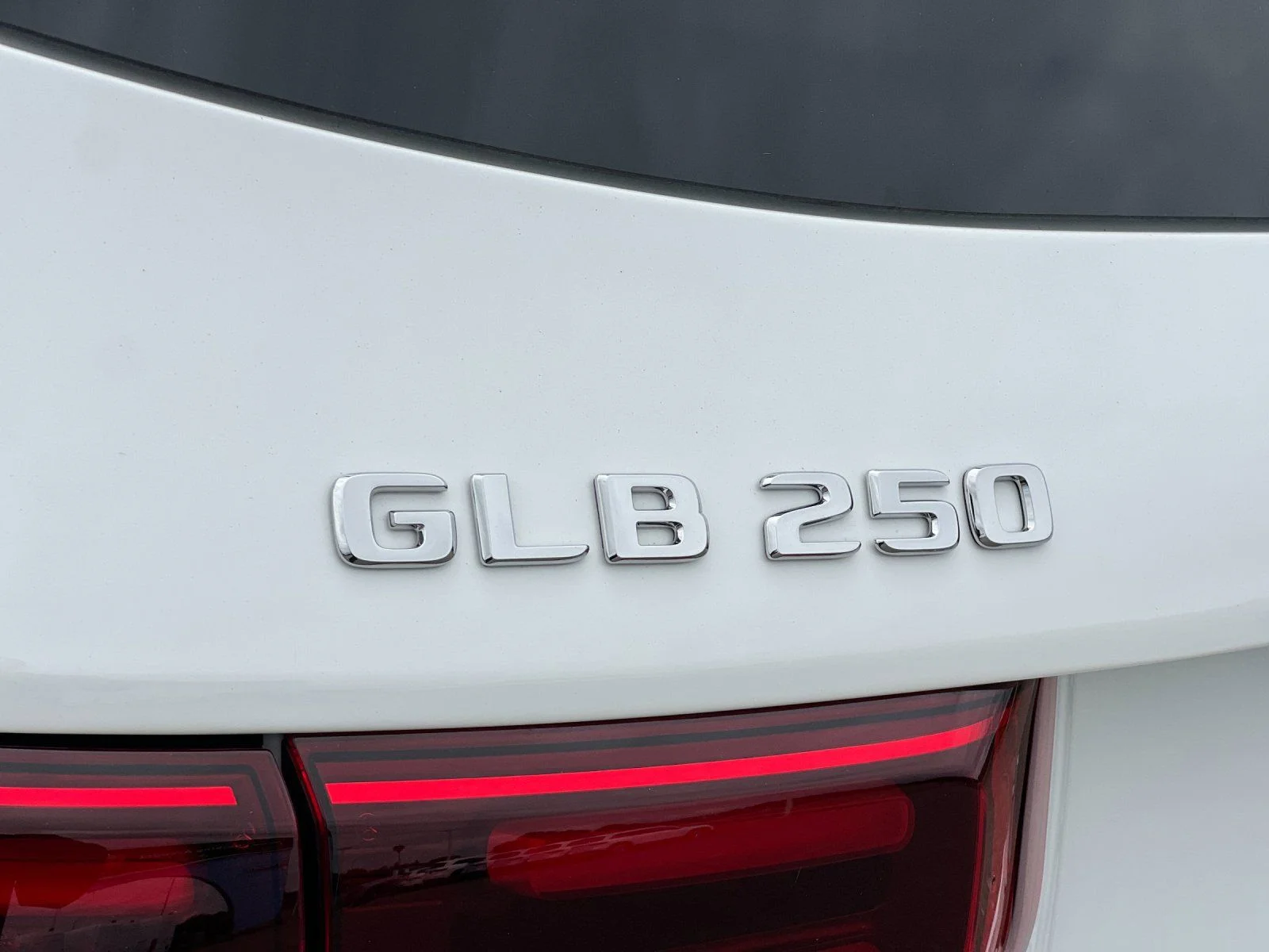 New 2026 White Mercedes-Benz GLB 250 image 12