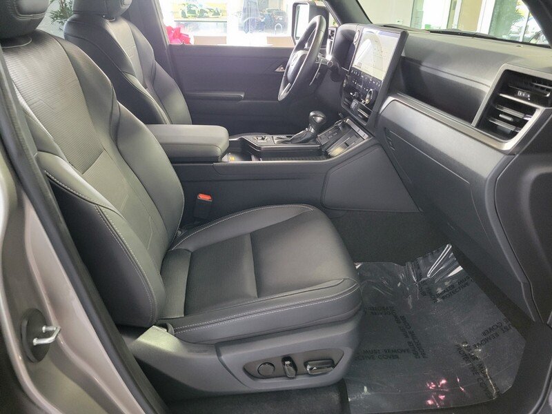 2024 Lexus GX Luxury - Photo 17