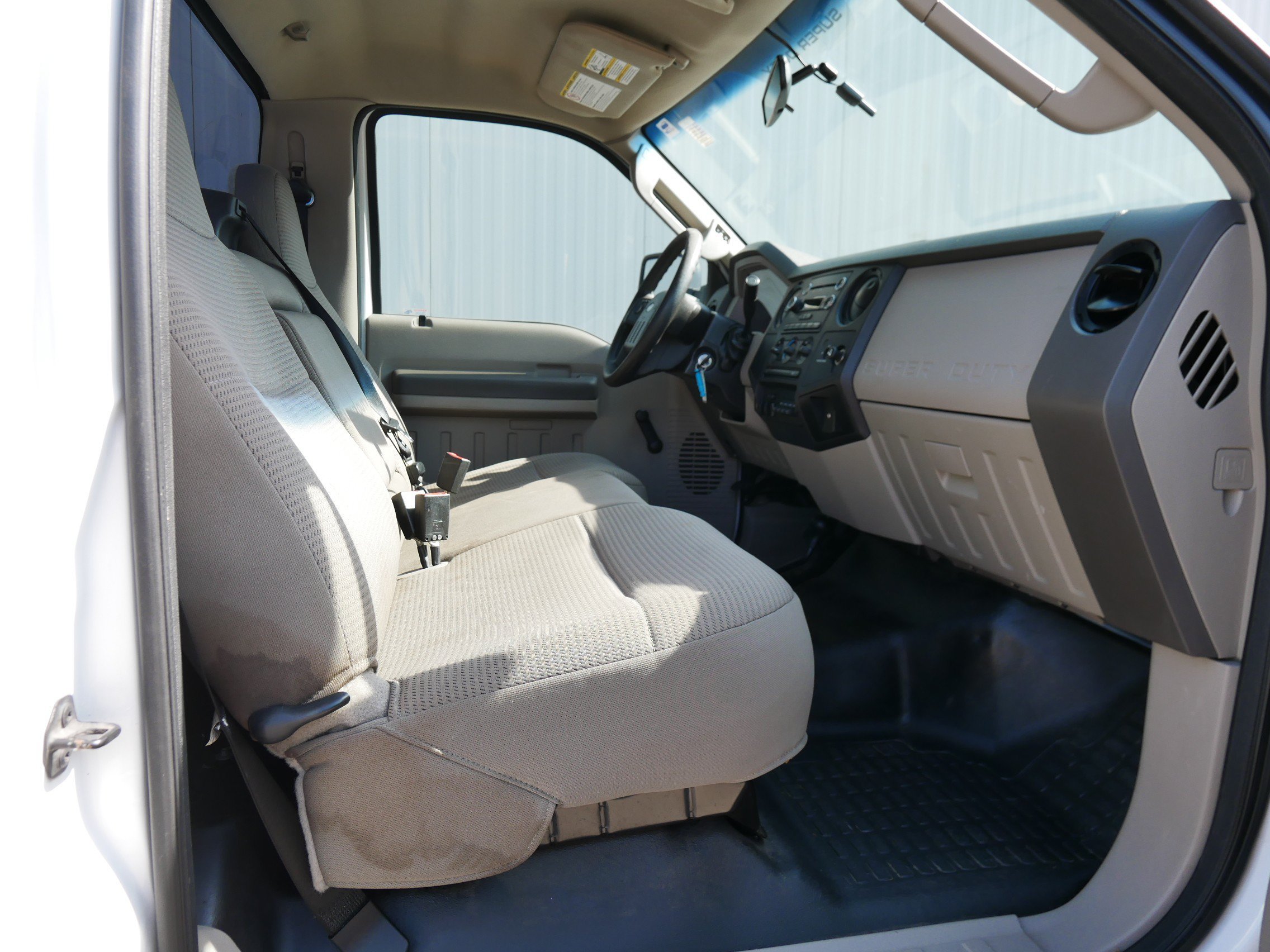 Used 2010 White Ford XL image 13