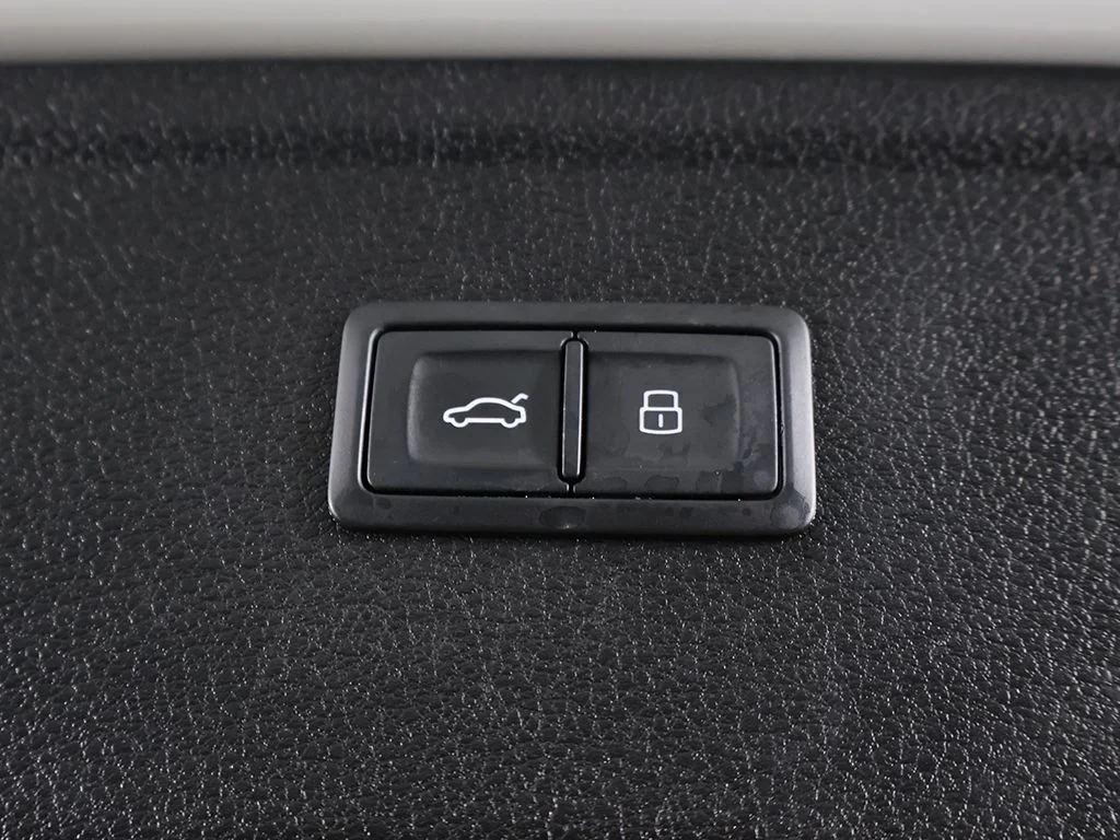 Used 2022 Glacier White Metallic Audi 45 S line Premium image 22