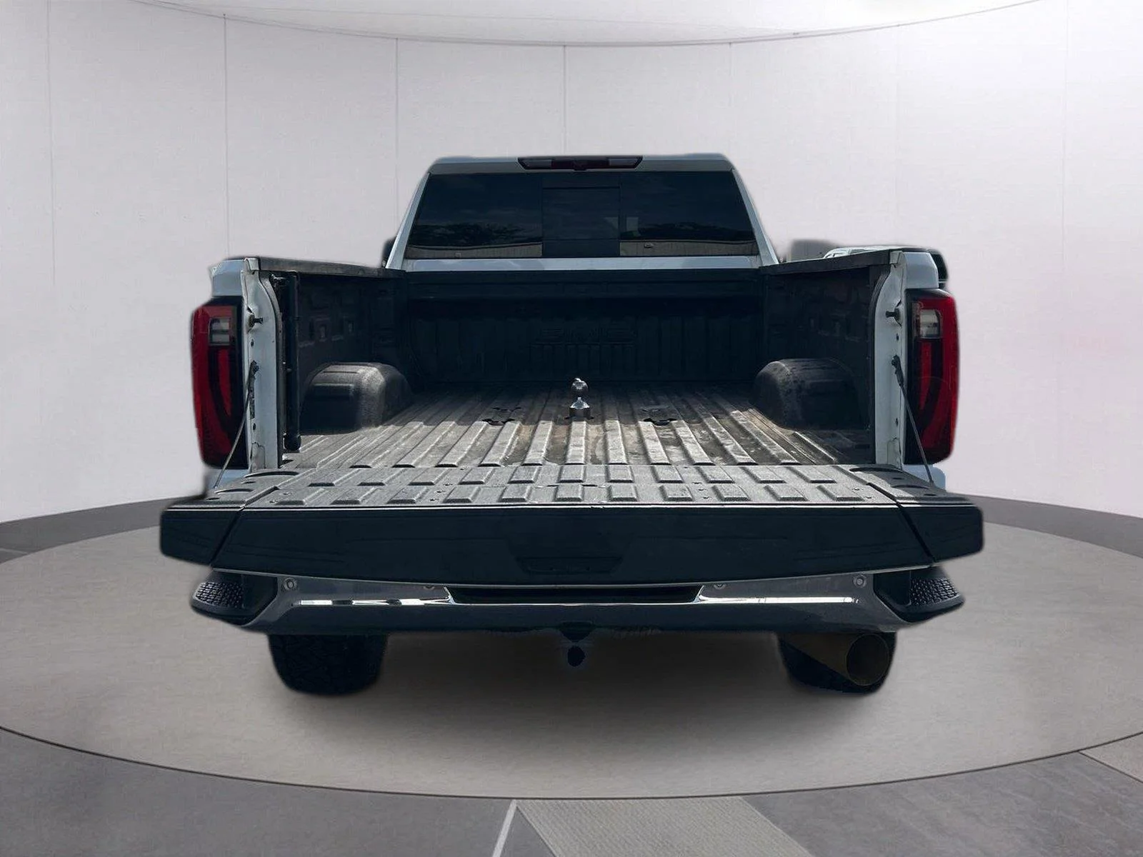 Used 2024 Summit White GMC SLT image 5