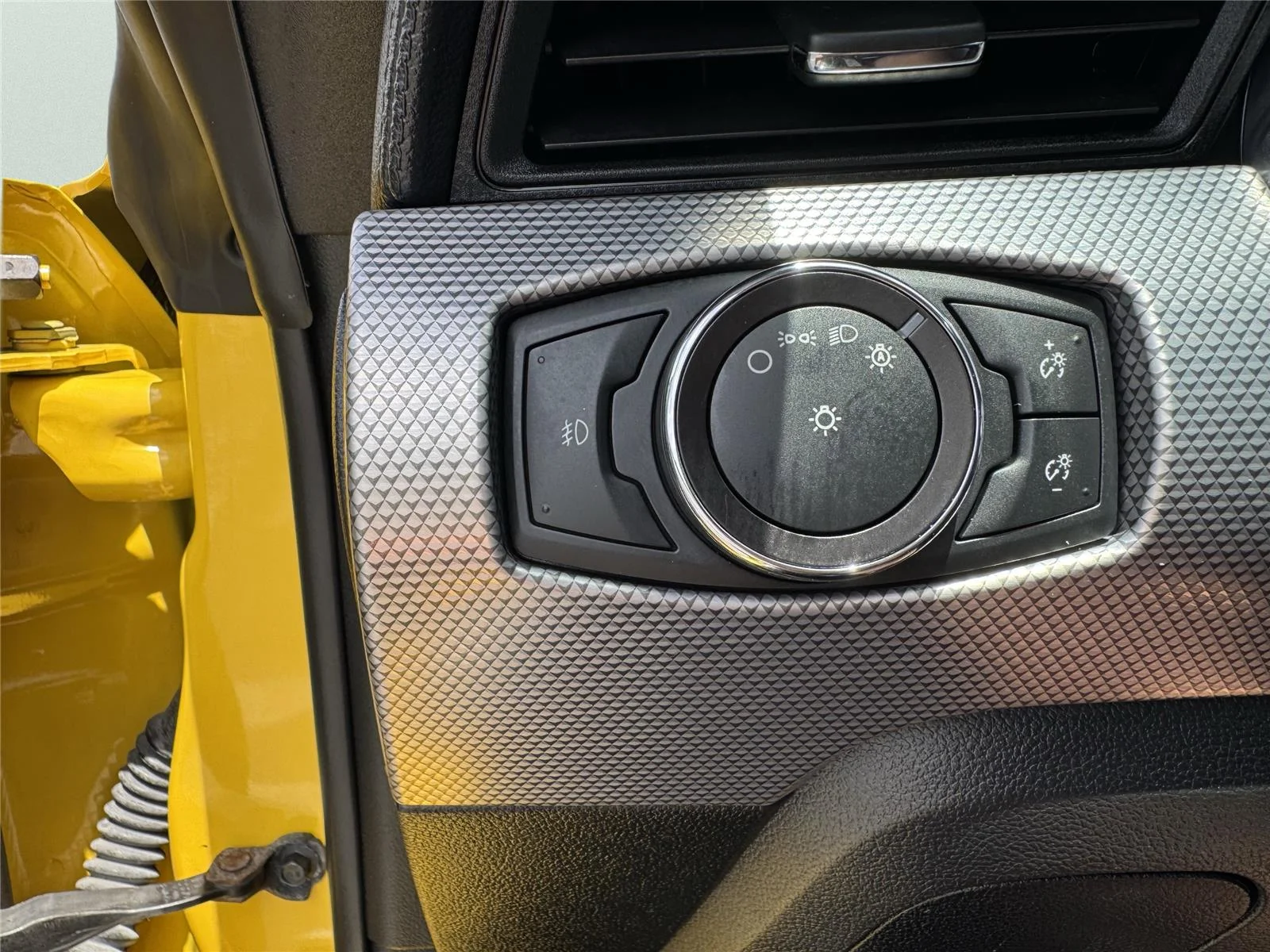Used 2018 Triple Yellow Tri-Coat Ford GT image 19