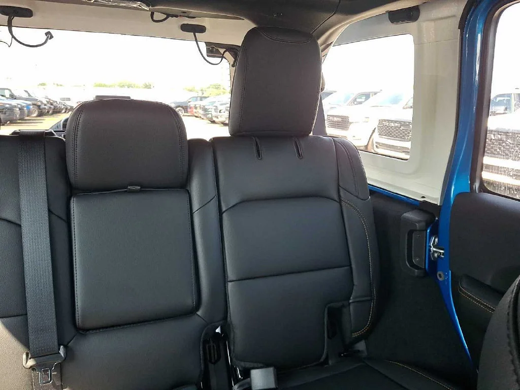 New 2027 Hydro Blue Pearlcoat Jeep Sahara image 15