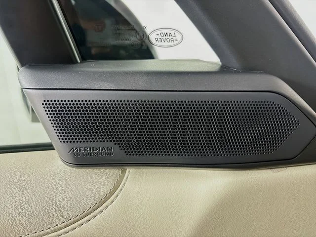 Certified Used 2025 Santorini Black Land Rover SE image 21