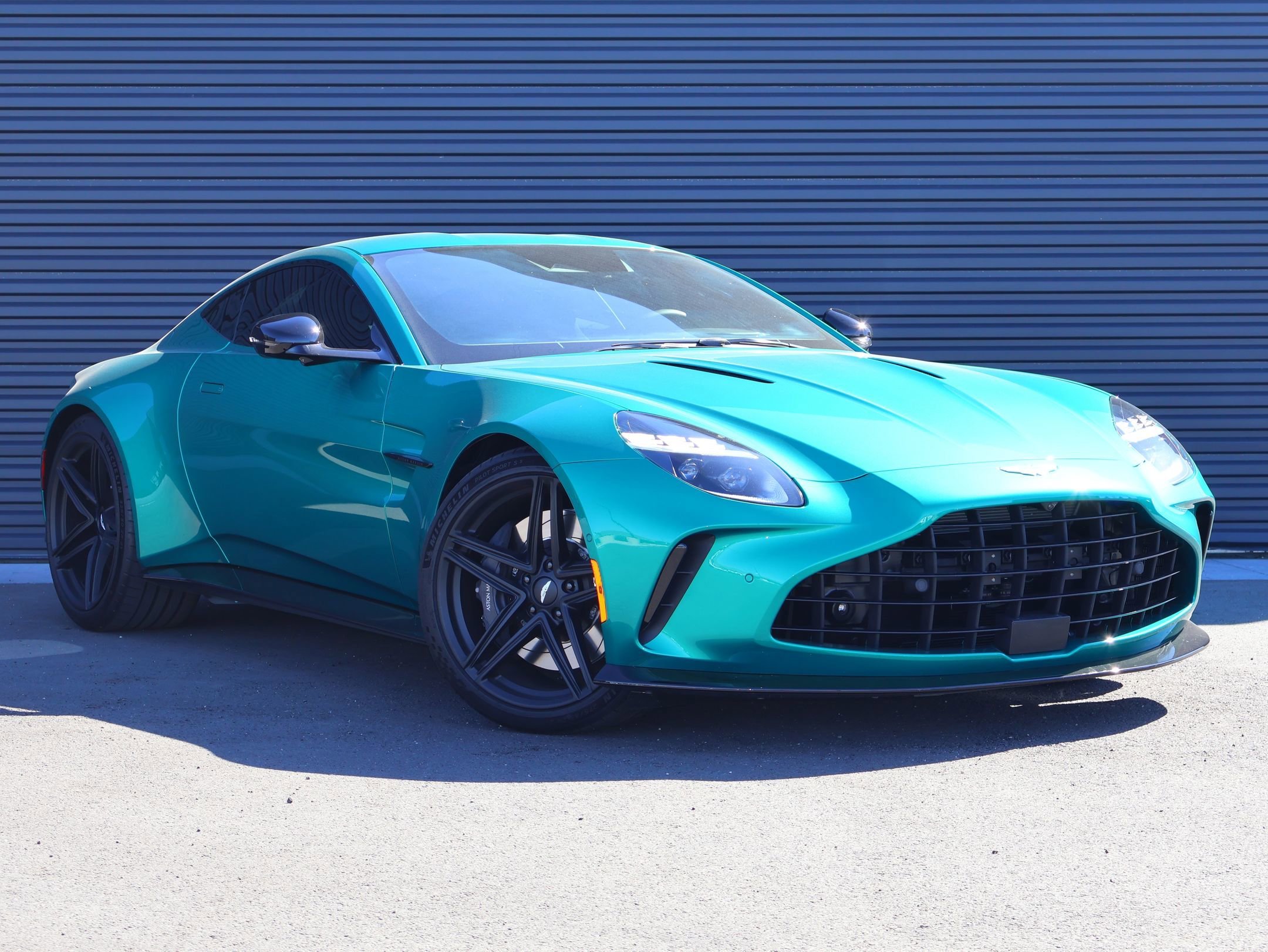 Used 2025 Podium Green Aston Martin Base image 3