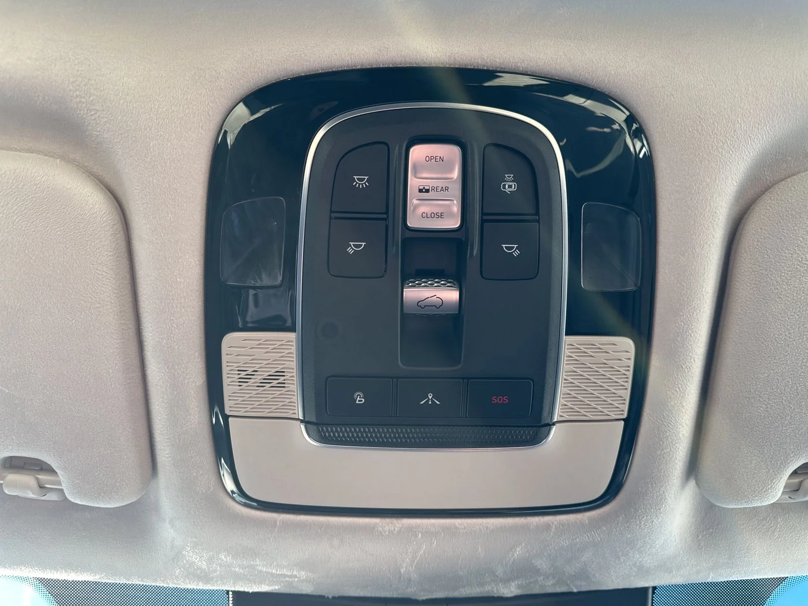 Used 2021 White Hyundai Calligraphy image 68