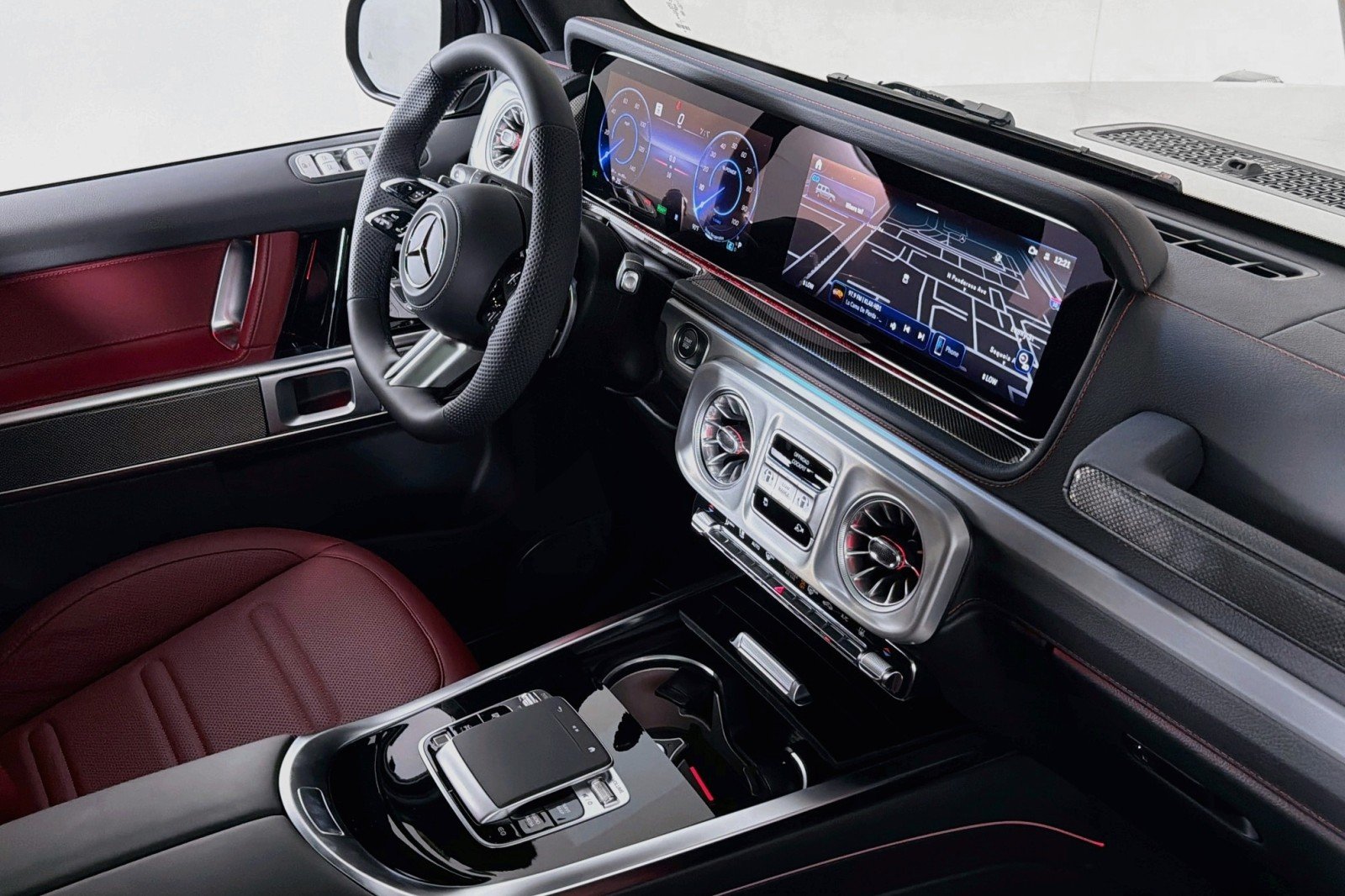 New 2027 MANUFAKTUR Arabian Grey Mercedes-Benz G 580e SUV image 15