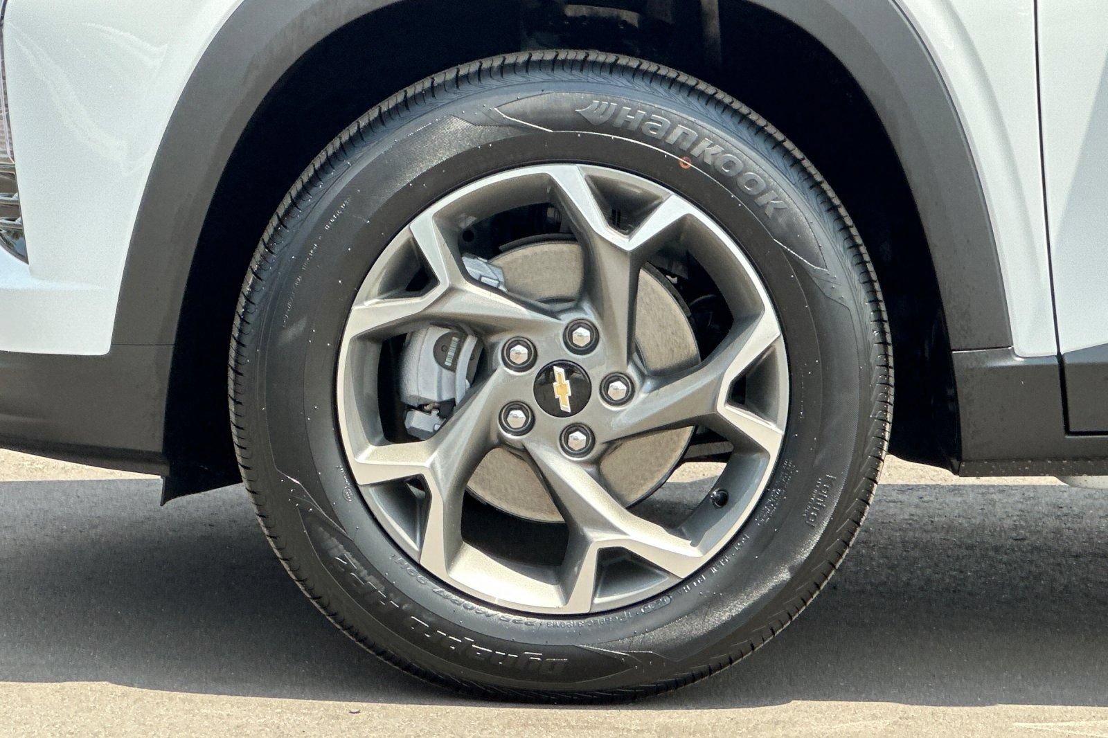New 2026 Summit White Chevrolet LT image 25