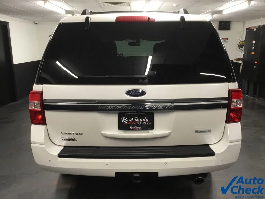 Used 2017 White Ford Limited image 9