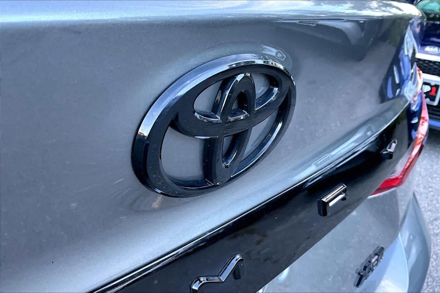 Used 2025 Heavy Metal/Midnight Black Metallic Toyota XSE image 30