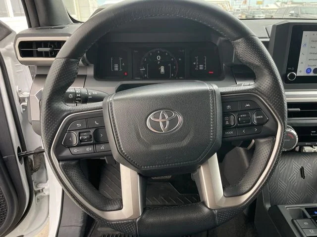 Used 2025 White Toyota SR5 image 14