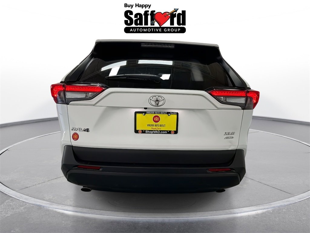 2020 Toyota RAV4 XLE Premium photo 3