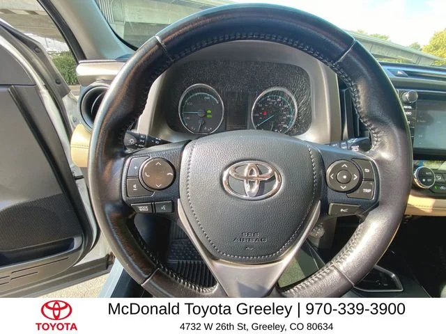 Used 2017 White Toyota XLE image 14