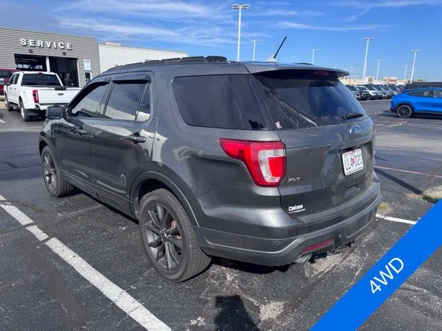 Used 2019 Magnetic Metallic Ford XLT image 2