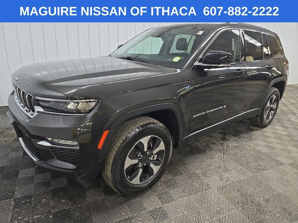 Used 2023 Brown Jeep 4xe image 8