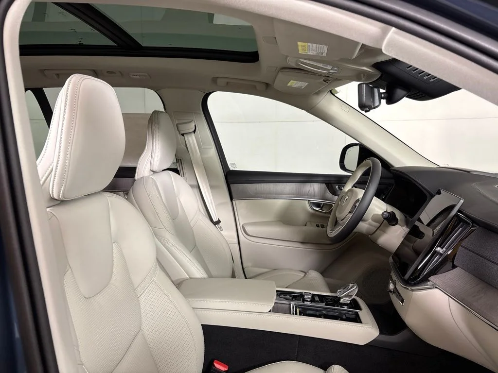 New 2026 Blue Volvo T8 Ultra image 18